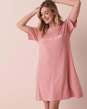 typographic print round-neck nightdress