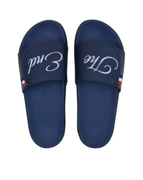 typographic print round-toe slides