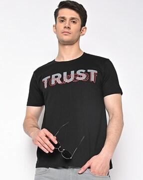 typographic print slim fit crew-neck t-shirt