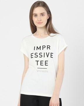 typographic t-shirt with round-neck