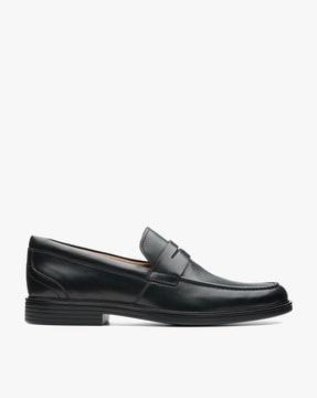 un aldric slip-on leather formal shoes