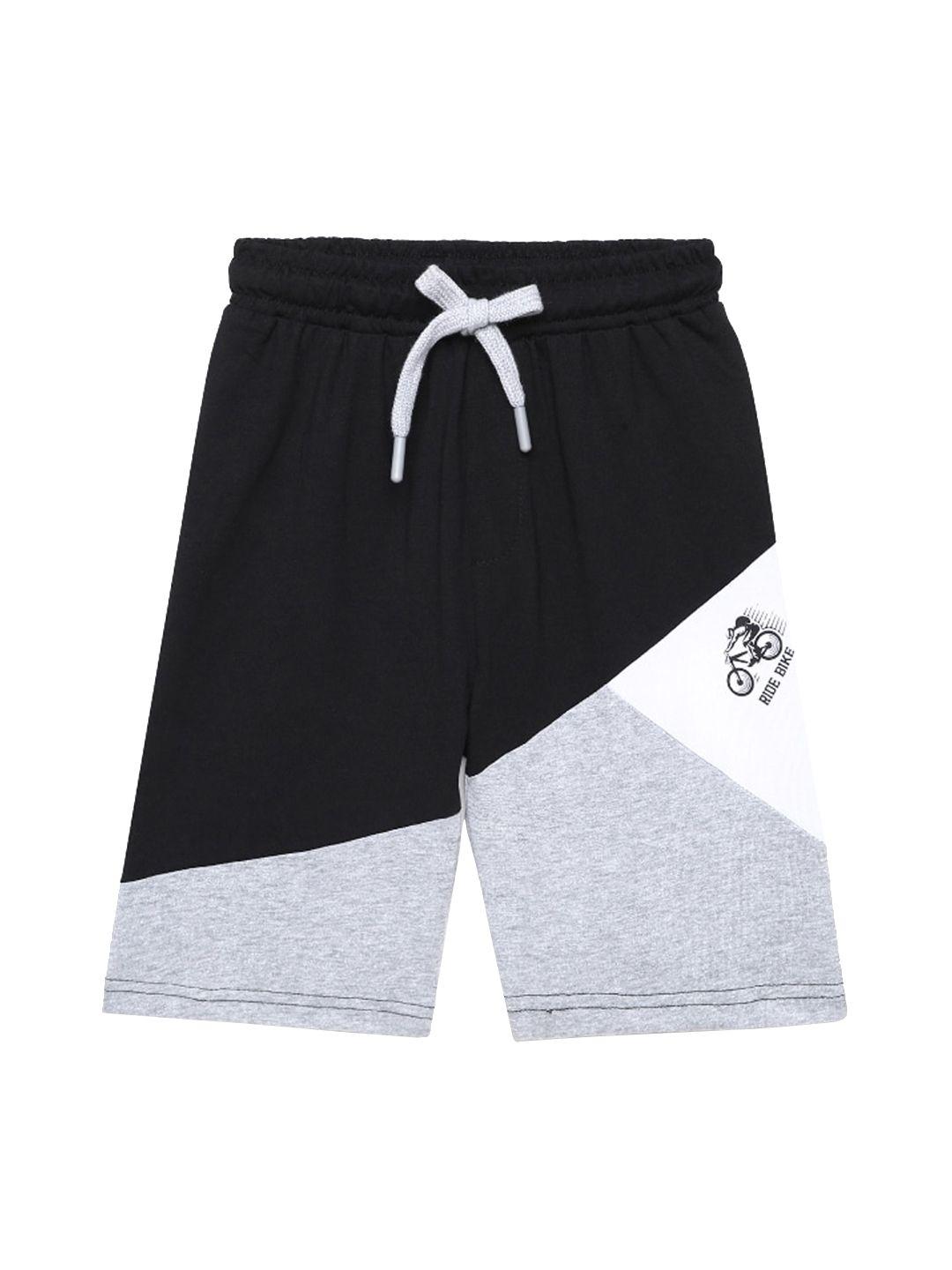 under fourteen only boys grey melange & black cotton colourblocked regular shorts