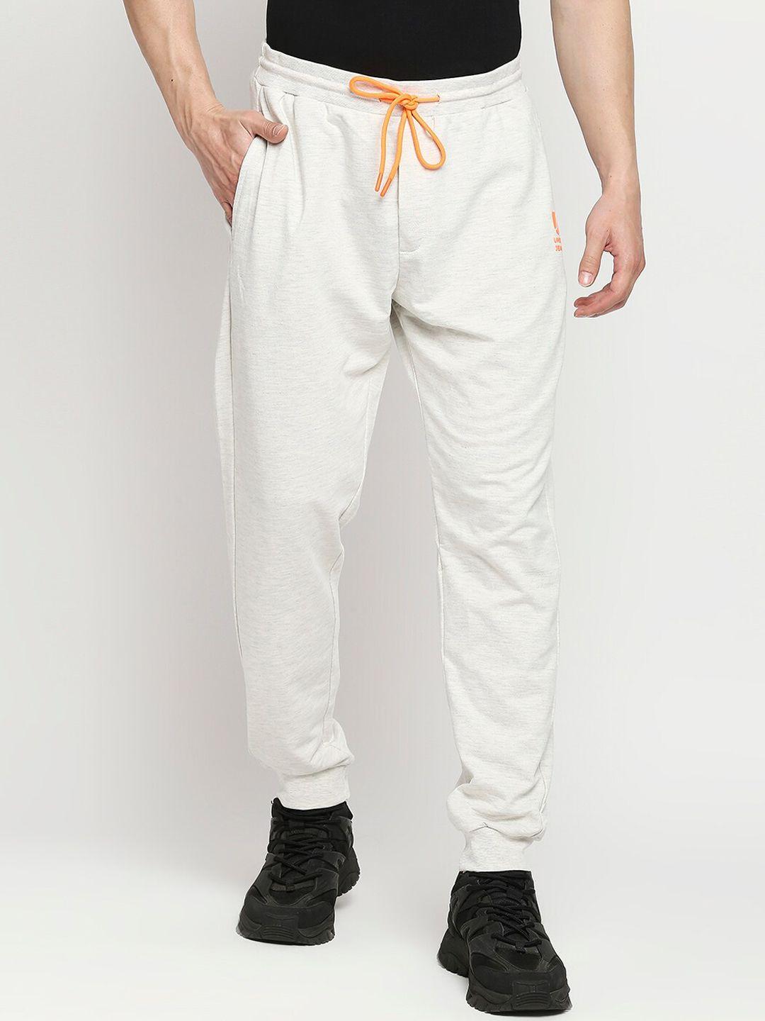 underjeans by spykar men off-white solid joggers