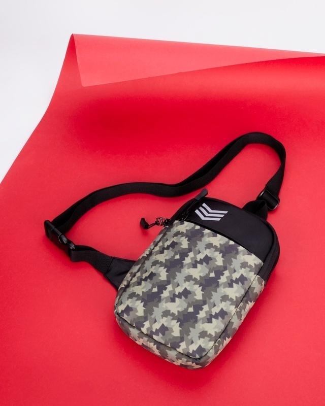 unisex black & green commando camouflage sling bag