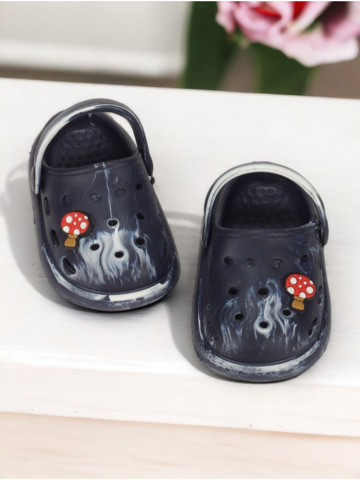 unisex marble look mushroom applique anti slip clogs black