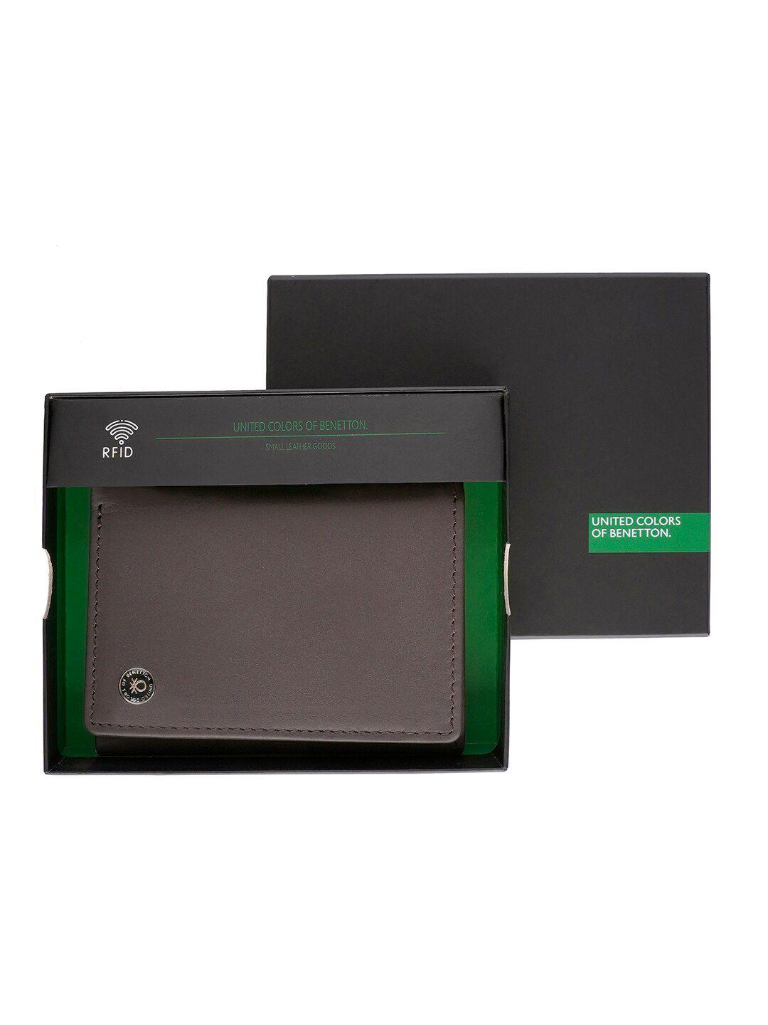 united colors of benetton leather two fold wallet