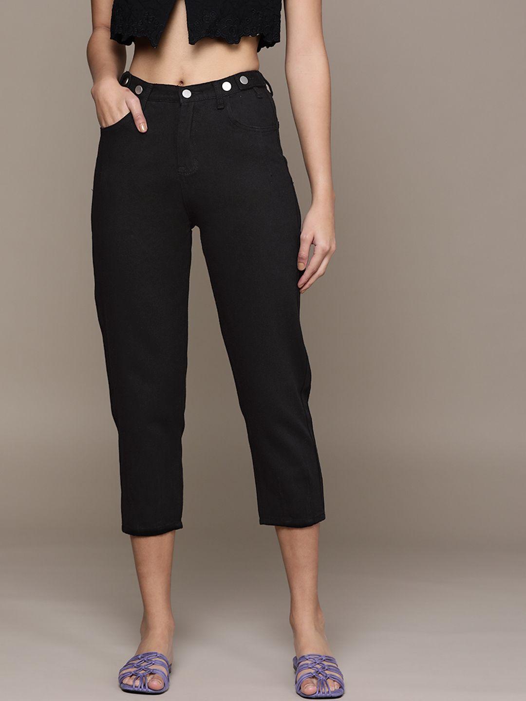 urbanic women black cotton solid cropped jeans