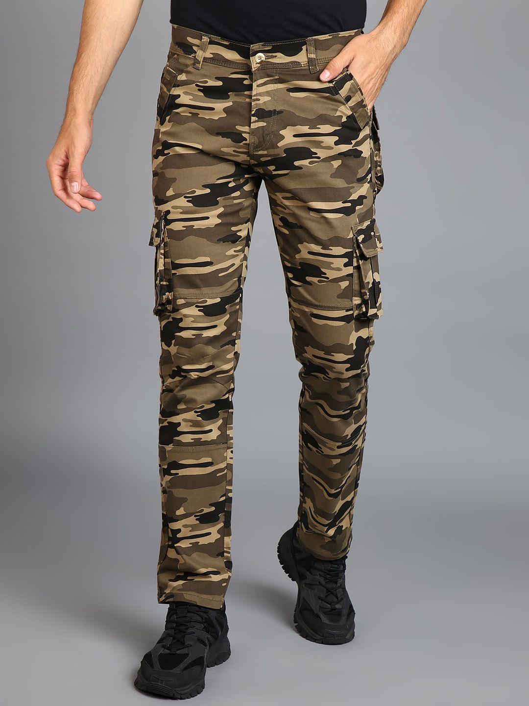 urbano fashion men mid-rise camouflage printed cargos trousers