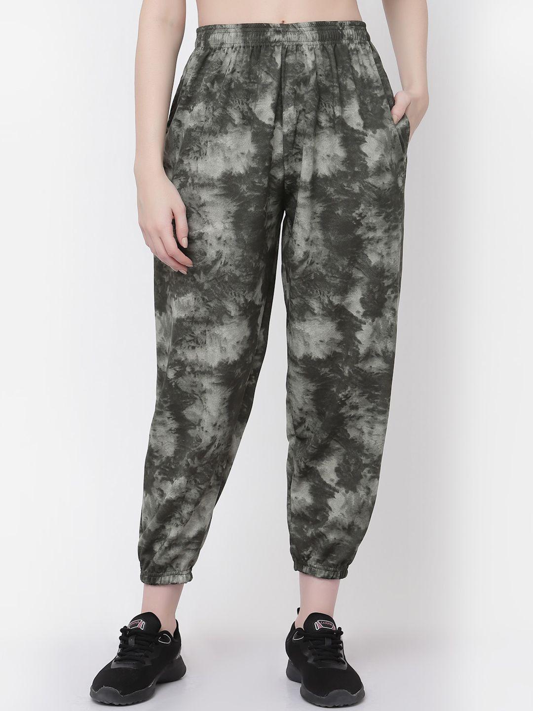 uzarus women abstract printed relaxed fit joggers