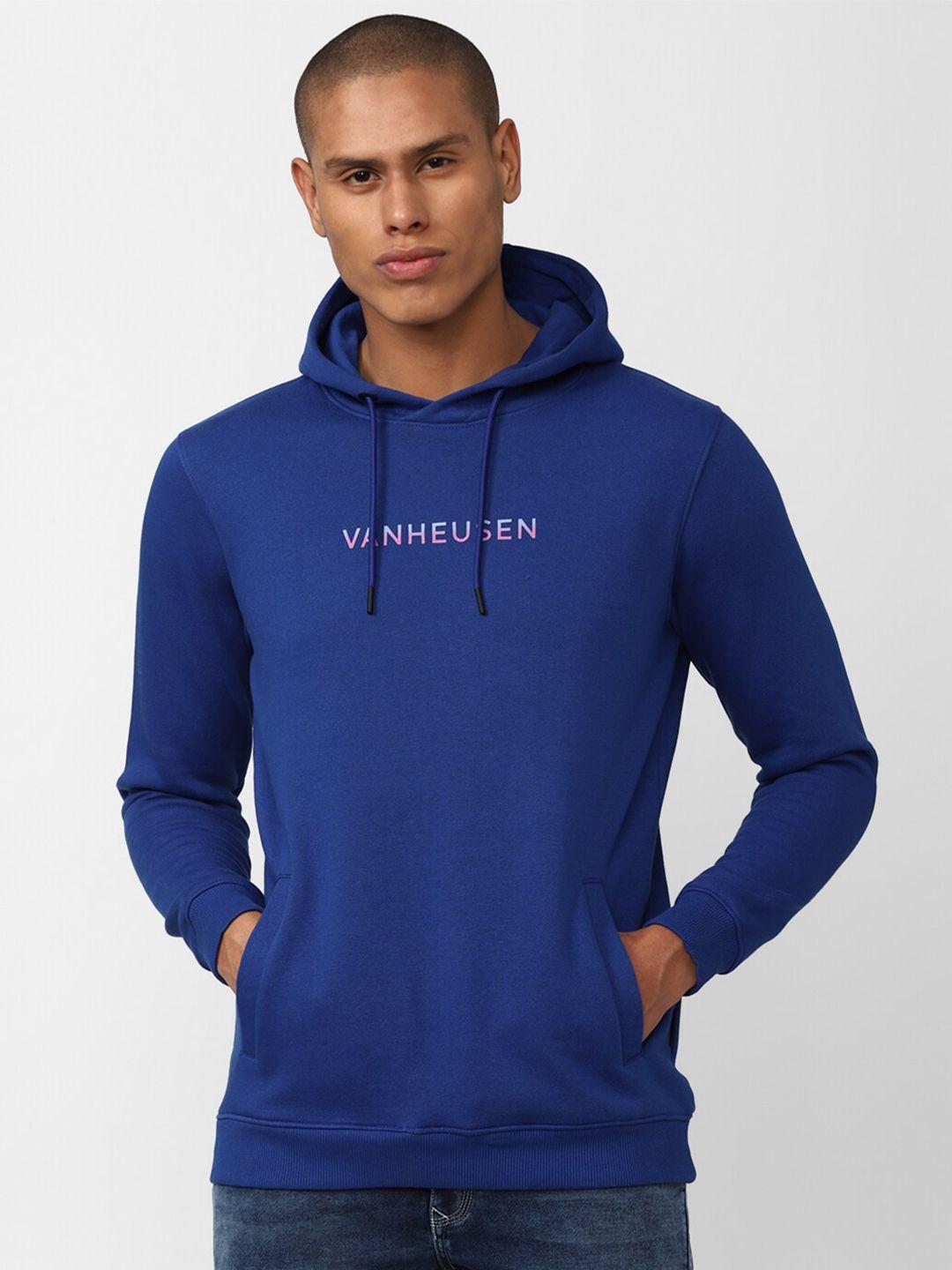 v dot men blue printed hooded sweatshirt
