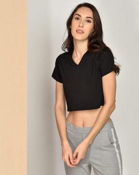 v-neck crop t-shirt