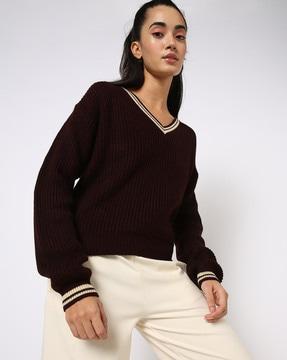 v-neck knitted pullover