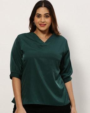 v-neck pullover top