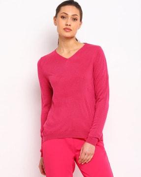 v-neck pullover with ribbed hems
