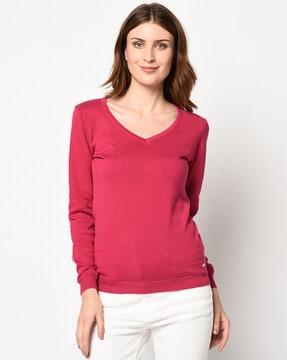 v-neck pullover