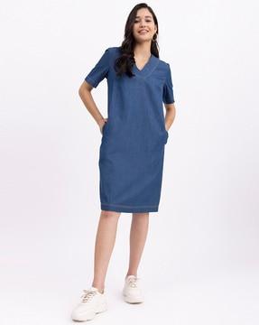 v-neck sheath dress with insert pockets