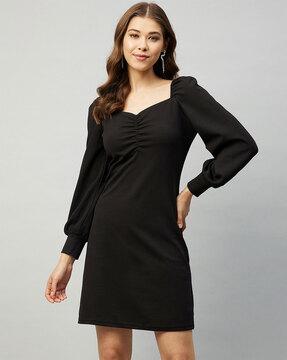 v-neck sheath dress with puff sleeves