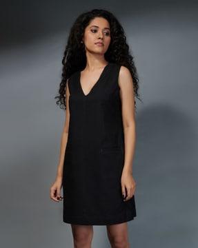 v-neck shift dress with insert pockets