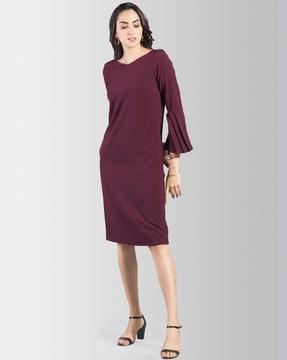 v-neck shift dress with pleated sleeves