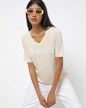 v-neck t-shirt with embroidery