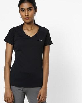 v-neck t-shirt with raglan sleeves