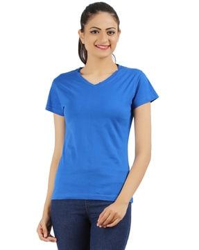 v-neck t-shirt with short sleeves