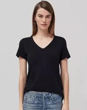 v-neck t-shirt with short sleeves