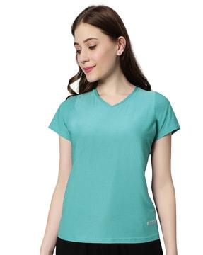 v-neck t-shirt with short sleeves