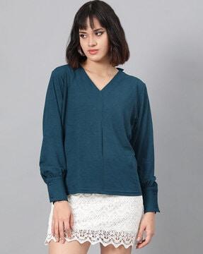 v-neck top with cuffed sleeves