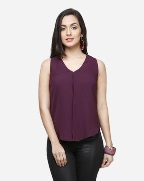 v-neck top with curved hem