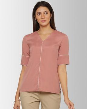 v-neck top with piping