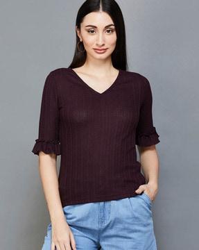 v-neck top with puff sleeves