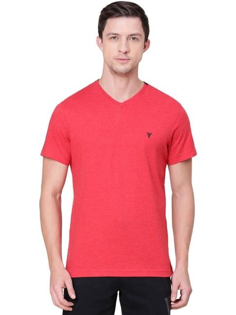 van heusen athleisure regular fit smart tech easy stain release solid t-shirt - brick rust