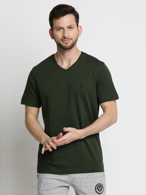 van heusen athleisure regular fit smart tech easy stain release solid t-shirt - hunter green