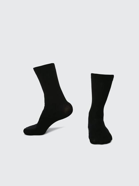 van heusen snug fit anti bacterial super soft solid crew socks - pack of 3 - assorted