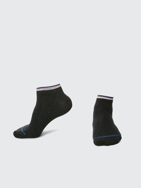van heusen snug fit anti bacterial super soft solid low ankle socks - assorted