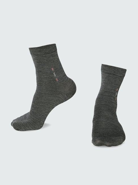 van heusen snug fit warmtech stretchable solid thermal socks - grey
