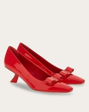 vara bow solid pumps