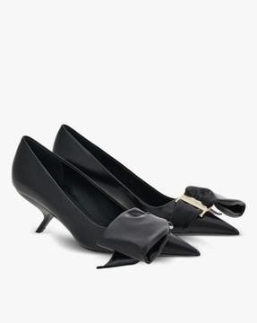 vara bow solid pumps