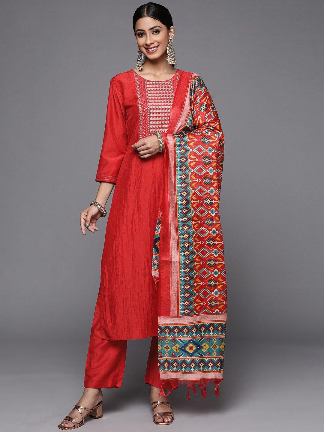 varanga women ethnic motifs embroidered sequinned kurta with trousers & dupatta