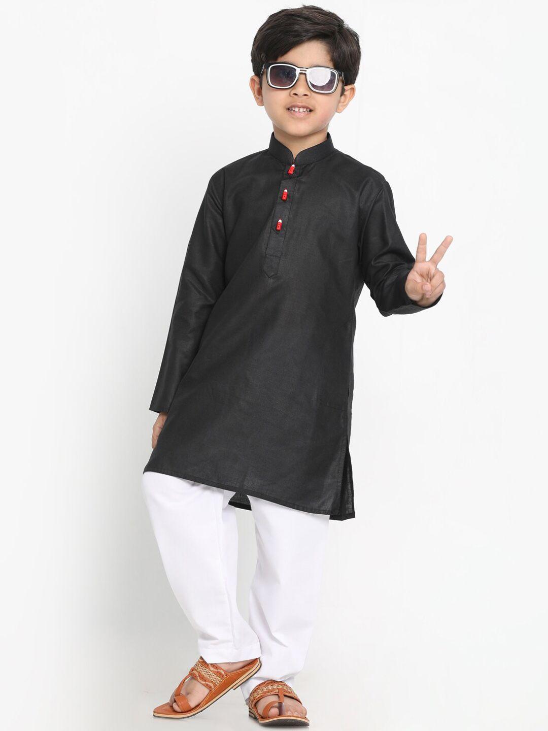 vastramay boys black & white cotton blend kurta with pyjamas