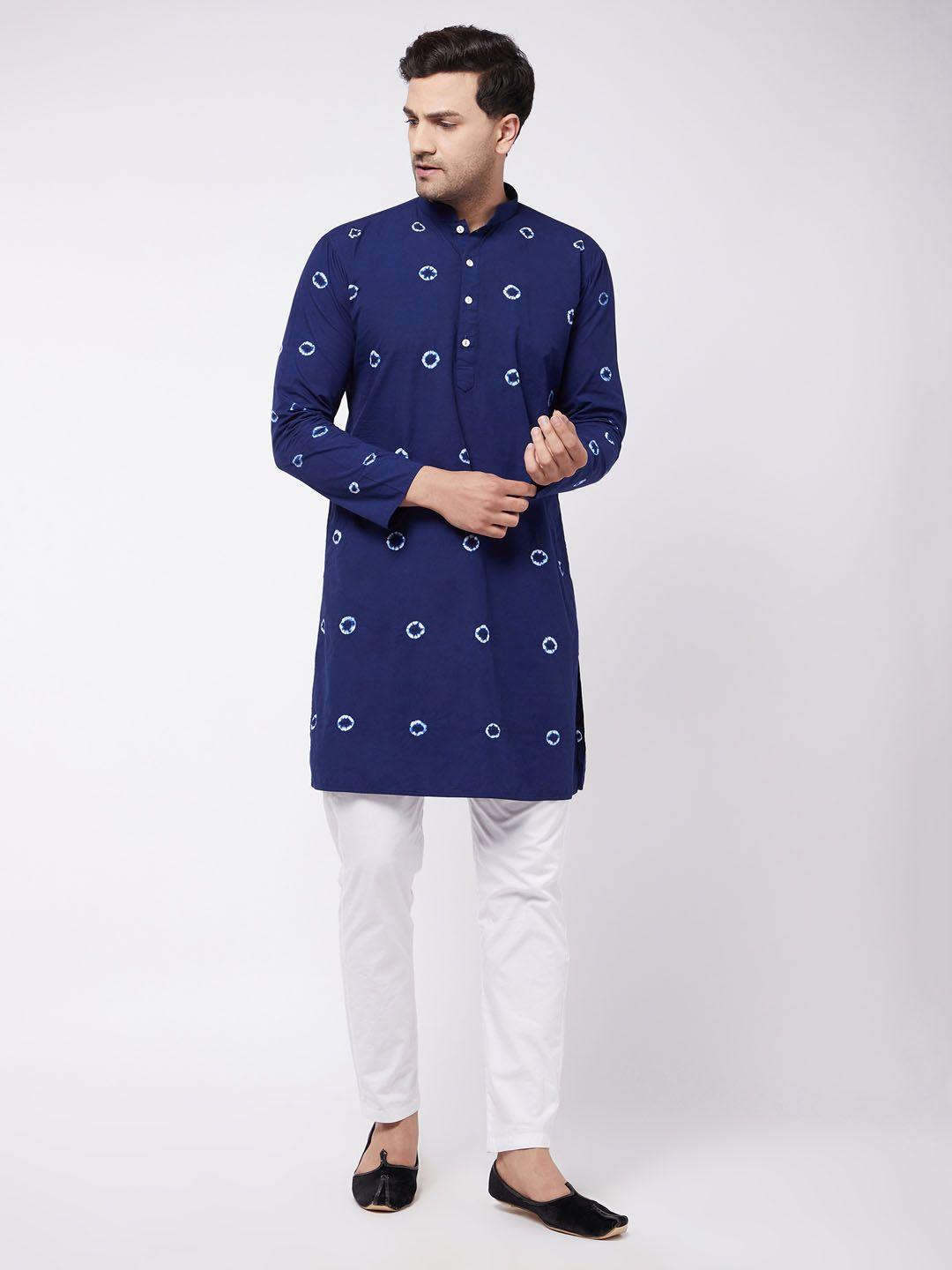 vastramay men blue & white bandhani printed pure cotton kurta with pyjamas