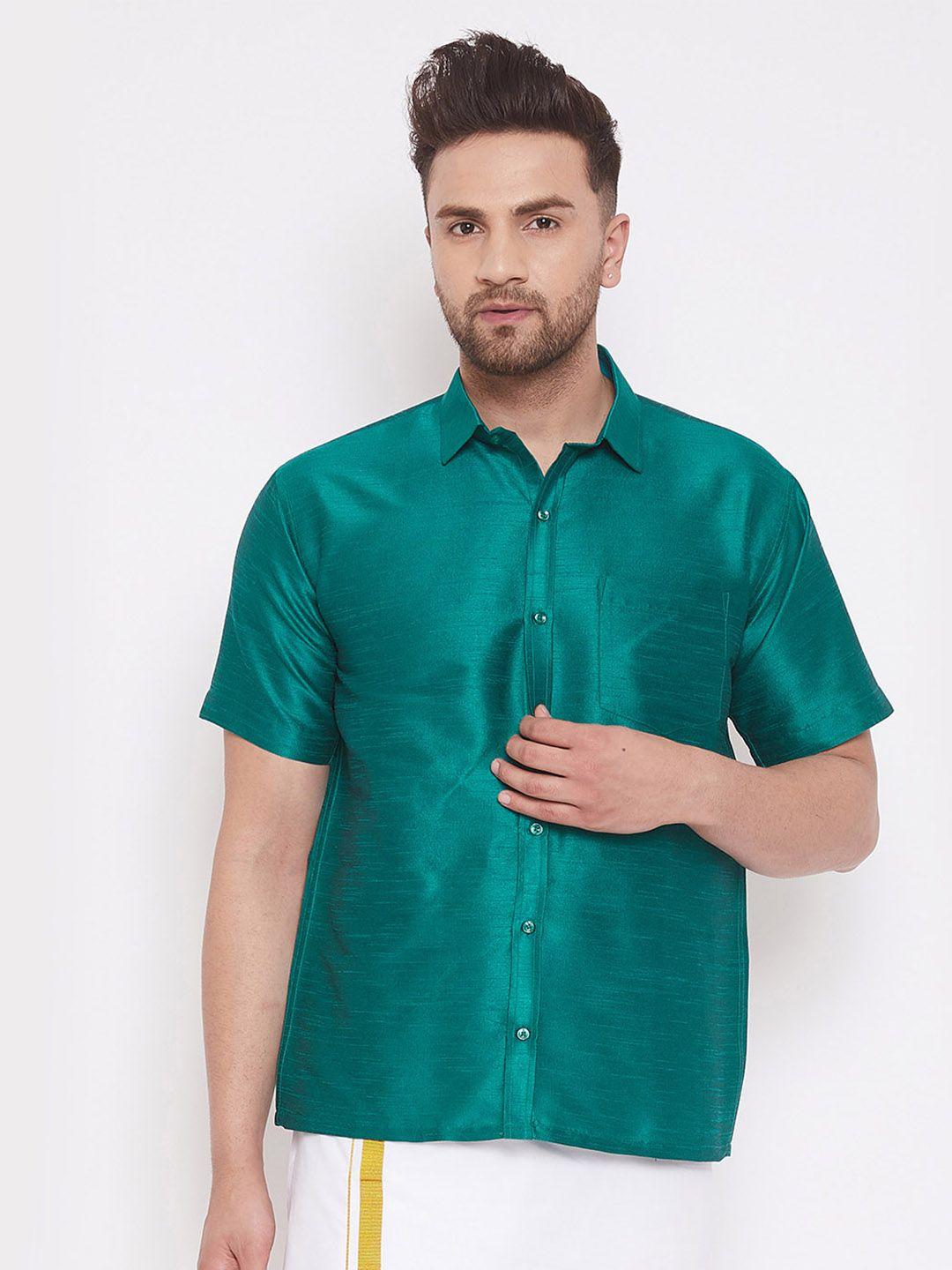 vastramay men green standard regular fit solid casual shirt