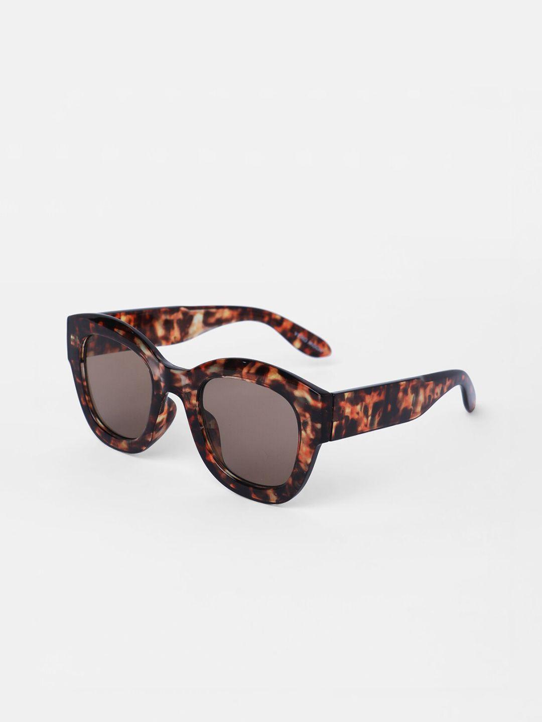 vero moda women brown lens & brown wayfarer sunglasses