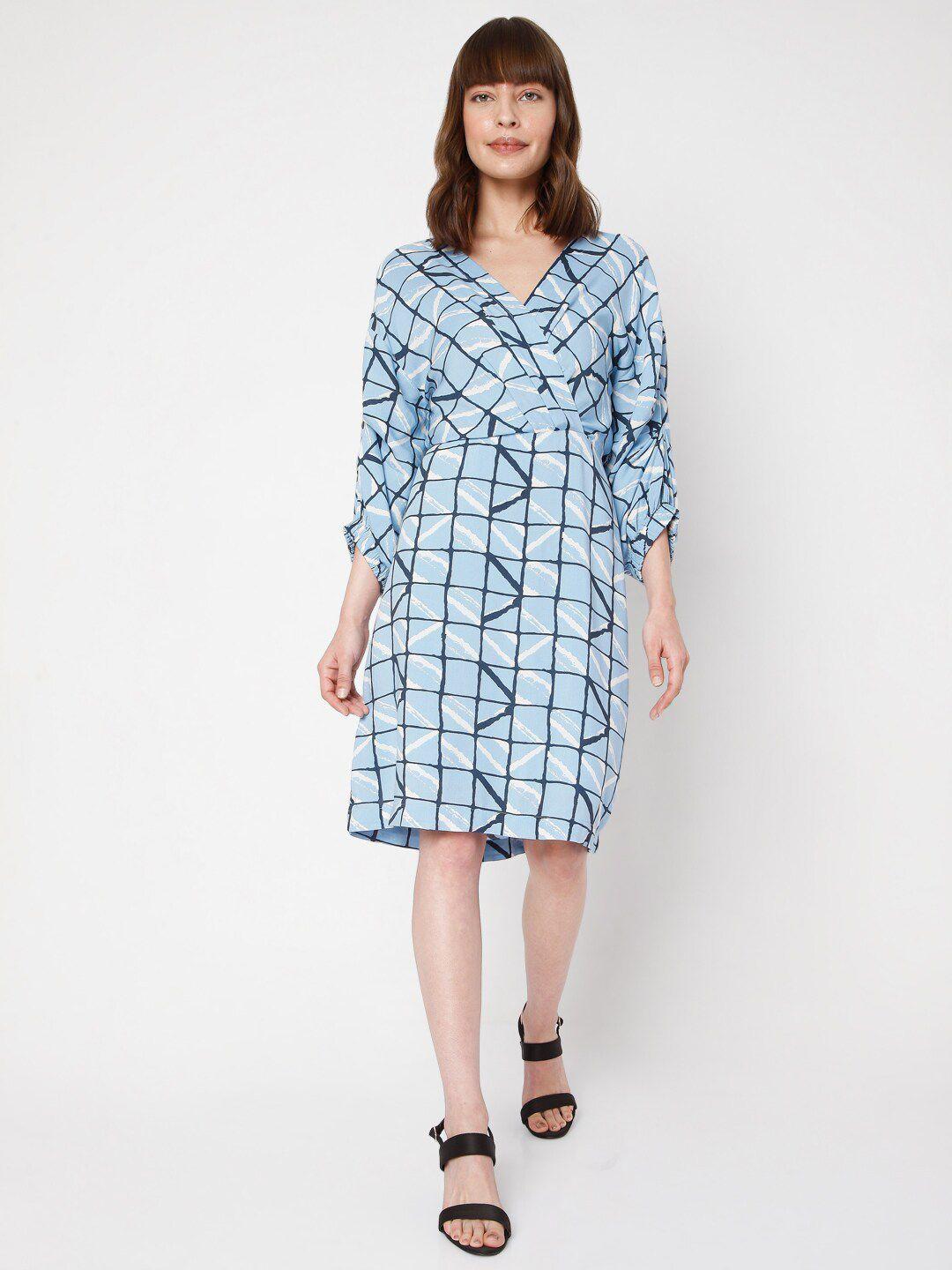 vero moda blue geometric printed ruched chambray wrap dress