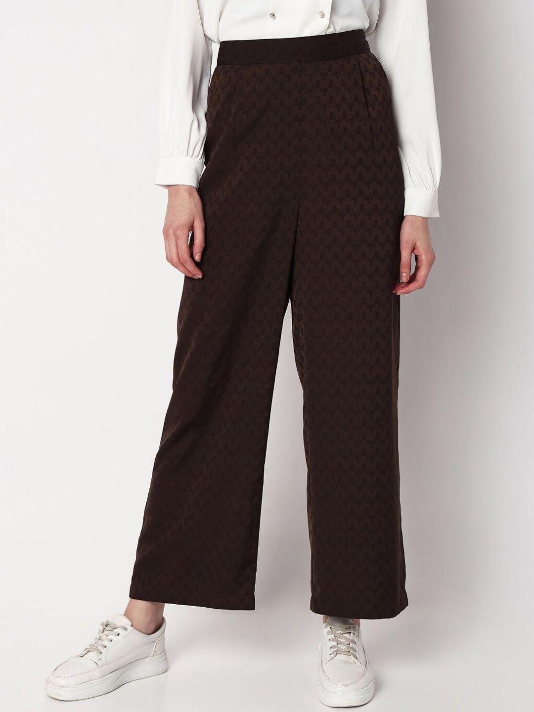 vero moda women conversational printed straight fit high-rise trousers