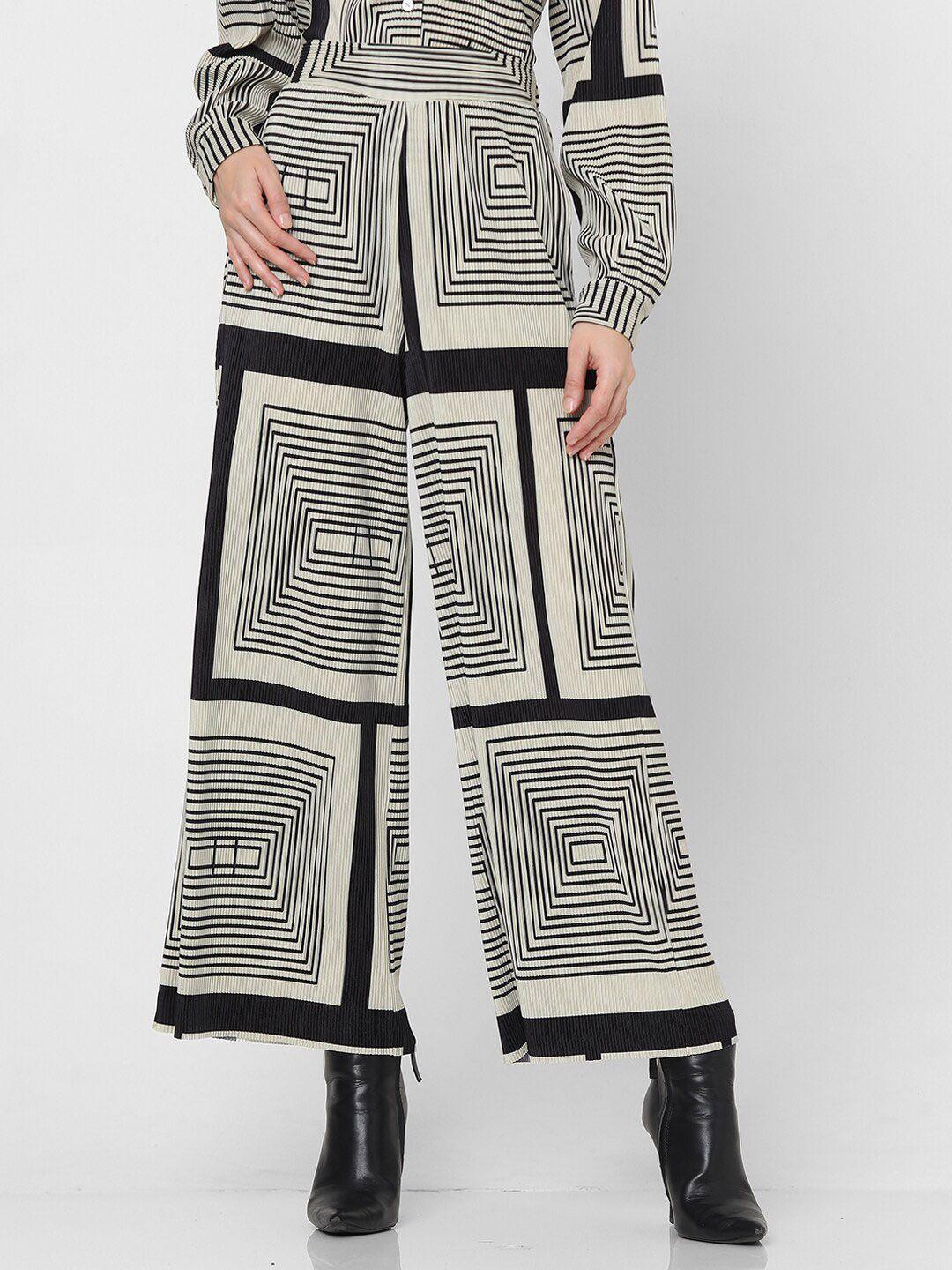 vero moda women geometric printed straight fit high-rise parallel trousers