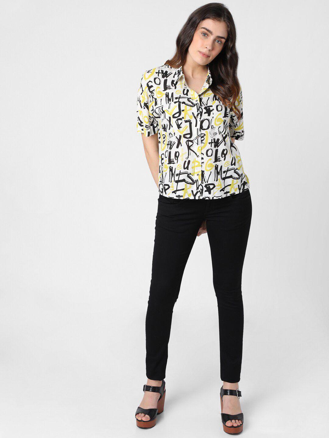 vero moda women white & black regular fit printed casual shirt