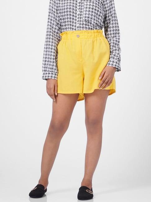 vero moda yellow regular fit shorts