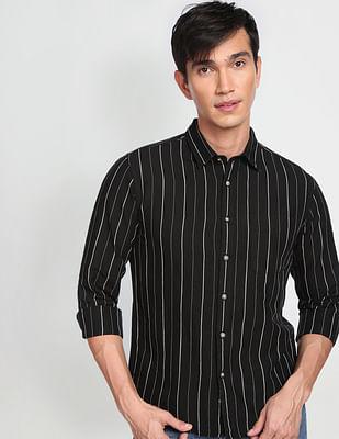 vertical stripe spread collar casual shirt